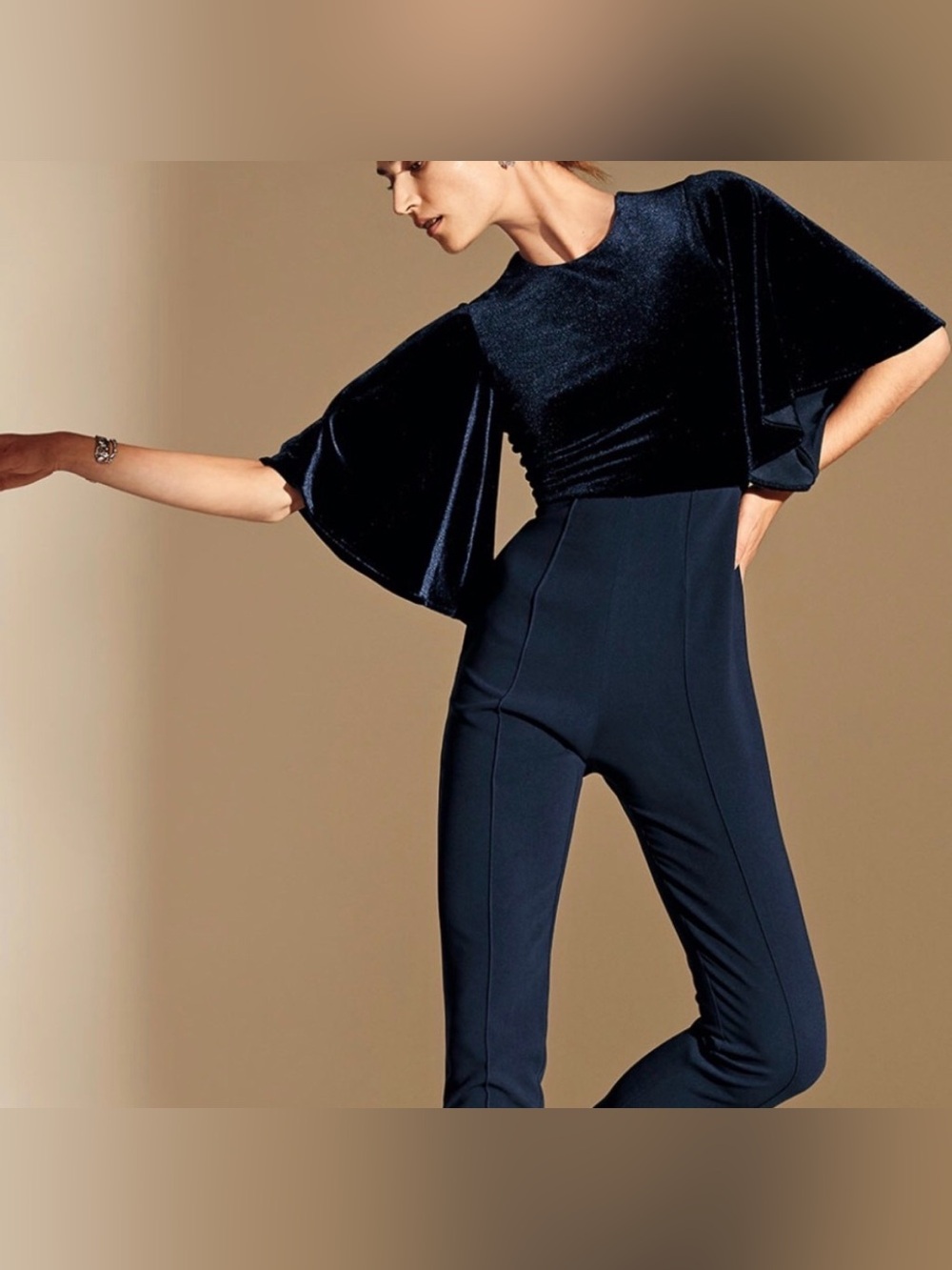 Black Halo Milla Velvet Flutter Sleeve Jumpsuit Navy Neiman Marcus Size 8 NWT